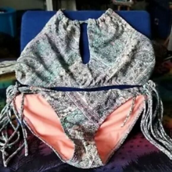 Bikini no brand halter top Small bottoms Medium - Picture 5 of 11